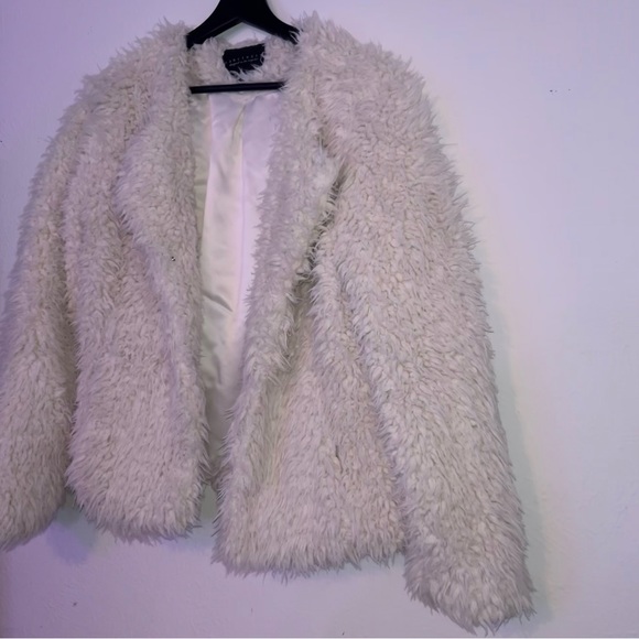 Sanctuary Fluffy White 70’s Style Jacket with Pockets - Picture 5 of 8